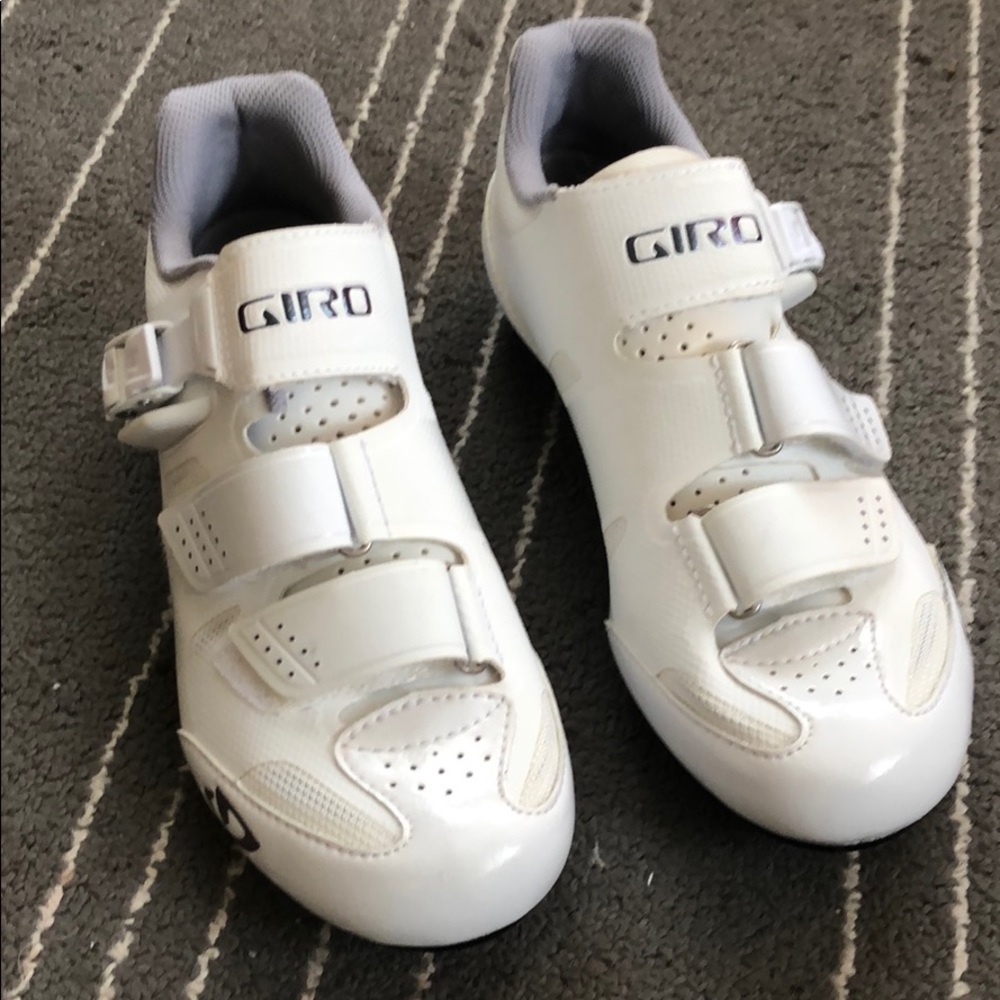 White Giro cycling spin shoes, size 39